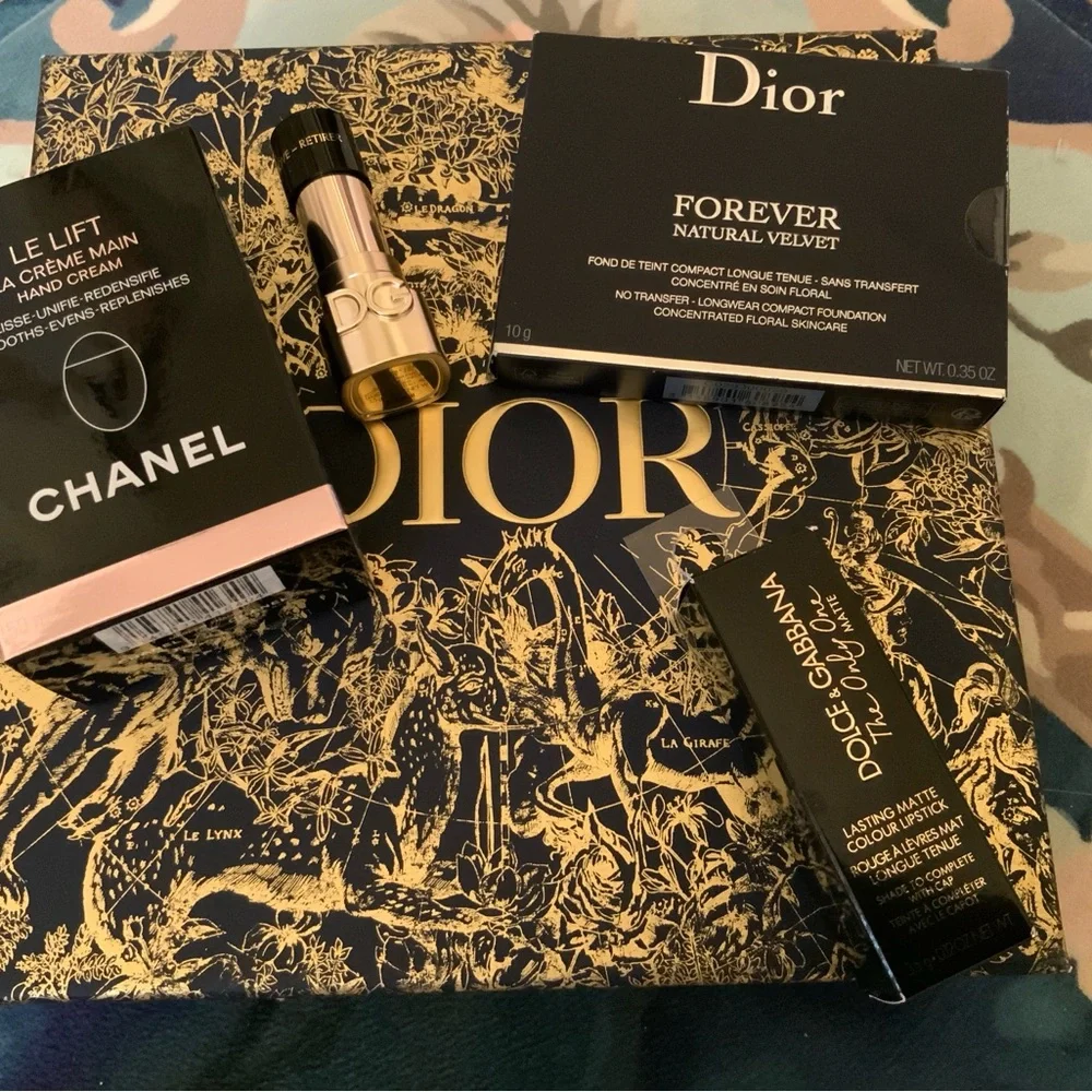 Chanel Le Lift La Crème Main - Black